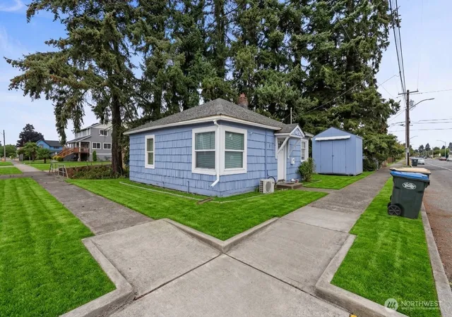 Photo 4 of Single family home for sale at 419 Yew, Centralia, WA 98531 | MLS# NWM2577767 | Listing updated on 2026-09-25