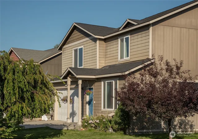 Photo 2 of Single family home for sale at 1511 E Seattle Ave, Ellensburg, WA 98926 | MLS# NWM2577779 | Listing updated on 2026-09-23