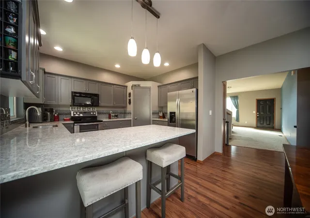 Photo 3 of Single family home for sale at 1511 E Seattle Ave, Ellensburg, WA 98926 | MLS# NWM2577779 | Listing updated on 2026-09-23