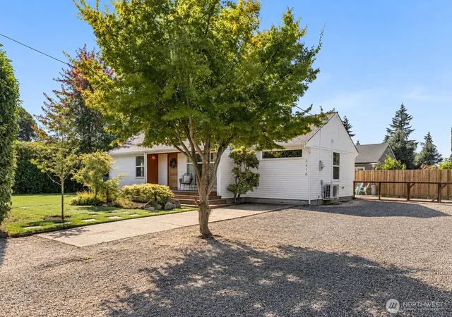Photo 3 of Single family home for sale at 3416 Elwood Dr W, University Place, WA 98466 | MLS# NWM2577806 | Listing updated on 2026-09-29