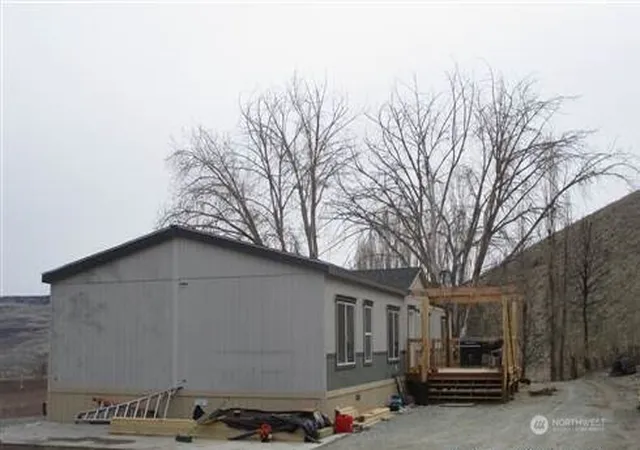 Photo 3 of House for sale at 2311 Highland Dr, Bridgeport, WA 98813 | MLS# NWM2577831 | Listing updated on 2026-09-25