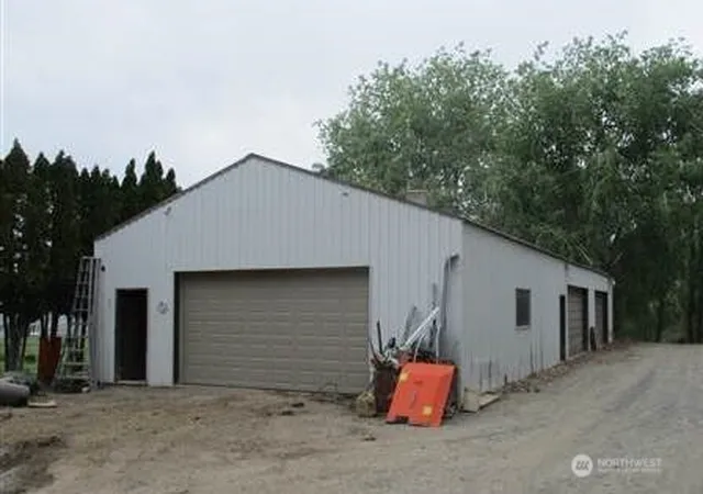 Photo 4 of House for sale at 2311 Highland Dr, Bridgeport, WA 98813 | MLS# NWM2577831 | Listing updated on 2026-09-25