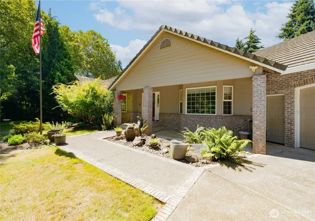 Single family home for sale at 10800 NW 13th Place, Vancouver, WA 98685 | MLS# NWM2577851
