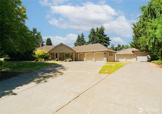 Photo 2 of Single family home for sale at 10800 Nw 13th Place, Vancouver, WA 98685 | MLS# NWM2577851 | Listing updated on 2026-09-21