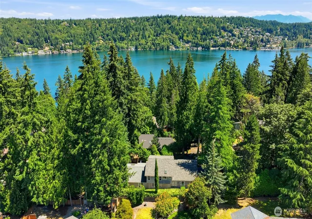 Photo 2 of Single family home for sale at 2209 W Lake Sammamish Pkwy Ne, Redmond, WA 98052 | MLS# NWM2577868 | Listing updated on 2026-10-01