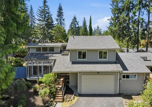 Photo 1 of Single family home for sale at 2209 W Lake Sammamish Pkwy Ne, Redmond, WA 98052 | MLS# NWM2577868 | Listing updated on 2026-10-01