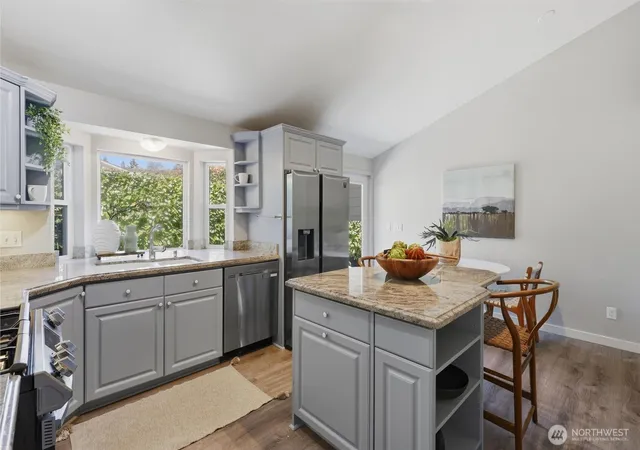 Photo 4 of Single family home for sale at 2209 W Lake Sammamish Pkwy NE, Redmond, WA 98052 | MLS# NWM2577868 | Listing updated on 2026-10-01