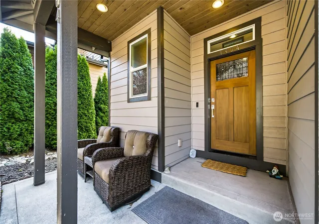 Photo 2 of Single family home for sale at 4404 Forest Dr, Everett, WA 98203 | MLS# NWM2577869 | Listing updated on 2026-09-25