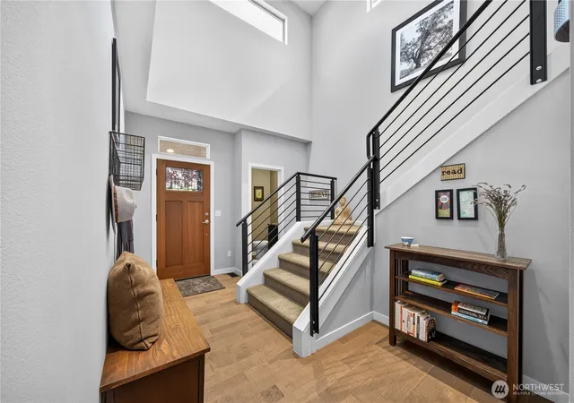 Photo 3 of Single family home for sale at 4404 Forest Dr, Everett, WA 98203 | MLS# NWM2577869 | Listing updated on 2026-09-25
