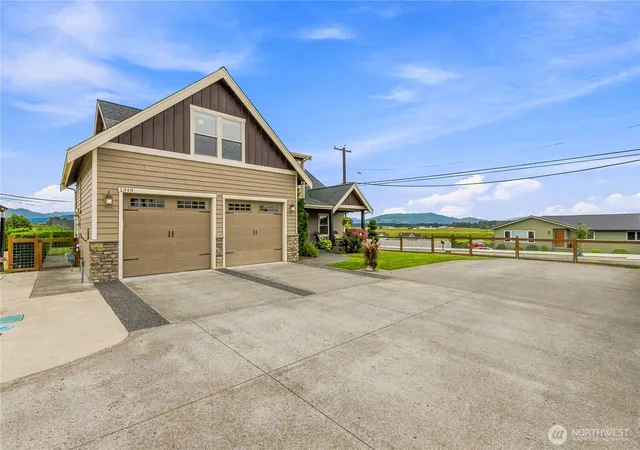 Photo 3 of Single family home for sale at 1348 Larkspur St, Lynden, WA 98264 | MLS# NWM2577891 | Listing updated on 2026-09-28