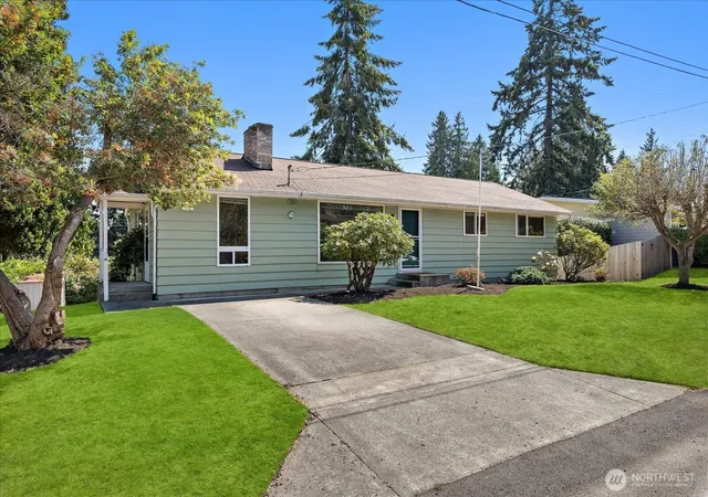 Photo 2 of Single family home for sale at 19233 83rd Place W, Edmonds, WA 98026 | MLS# NWM2577901 | Listing updated on 2026-10-01