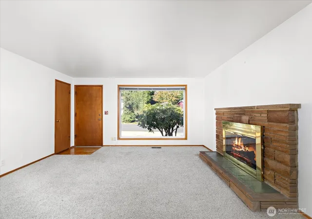 Photo 4 of Single family home for sale at 19233 83rd Place W, Edmonds, WA 98026 | MLS# NWM2577901 | Listing updated on 2026-10-01