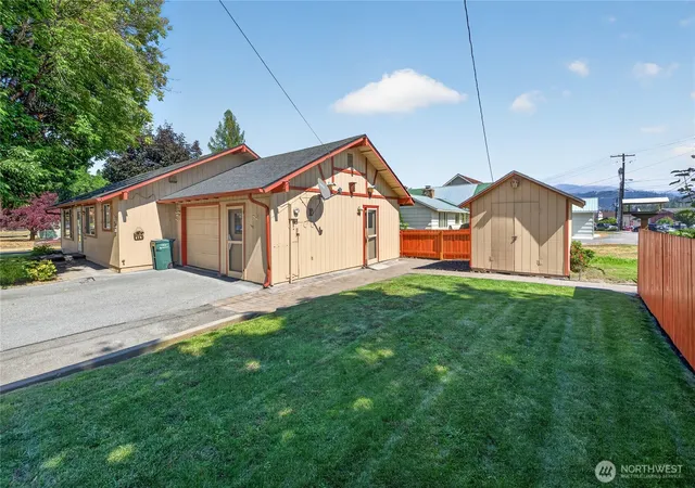 Photo 3 of Single family home for sale at 110 Central Ave, Leavenworth, WA 98826 | MLS# NWM2577903 | Listing updated on 2026-09-25