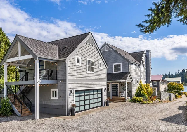 Photo 1 of Single family home for sale at 10707 Ne W Kingston Rd, Kingston, WA 98346 | MLS# NWM2577915 | Listing updated on 2026-09-25