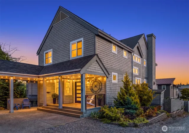 Photo 2 of Single family home for sale at 10707 Ne W Kingston Rd, Kingston, WA 98346 | MLS# NWM2577915 | Listing updated on 2026-09-25