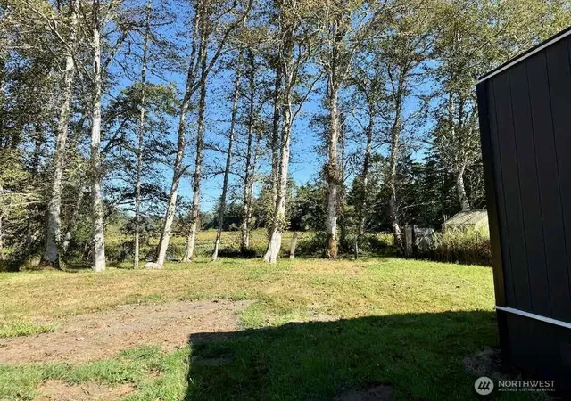 Photo 4 of Sale Pending at 210 E Rain St, Ocean Shores, WA 98569 | MLS# NWM2577919 | Listing updated on 2026-09-29
