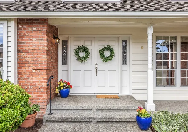 Photo 3 of Sale Pending at 4705 191st Place NE, Sammamish, WA 98074 | MLS# NWM2577925 | Listing updated on 2026-09-26