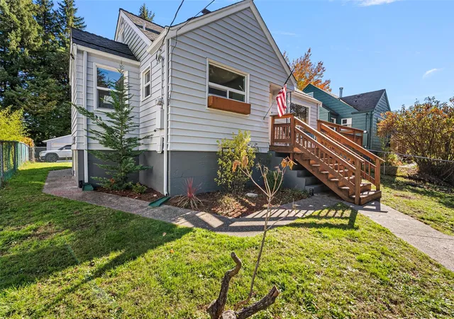 Photo 1 of Single family home for sale at 224 Bremerton Blvd W, Bremerton, WA 98312 | MLS# NWM2577926 | Listing updated on 2026-10-21