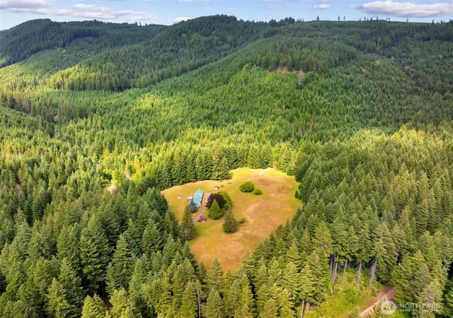 Photo 3 of Single family home for sale at 211 Young Rd, Bingen, WA 98605 | MLS# NWM2577938 | Listing updated on 2026-09-25