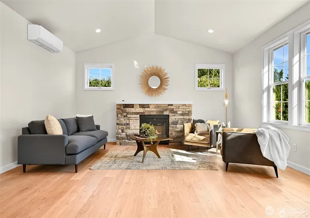 Photo 3 of Single family home for sale at 501 Ismae Ln, Lynden, WA 98264 | MLS# NWM2577941 | Listing updated on 2026-09-29