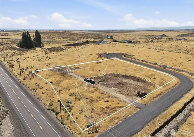 Photo 4 of Single family home for sale at 3031 Cascade View Rd, Ephrata, WA 98823 | MLS# NWM2577944 | Listing updated on 2026-09-25
