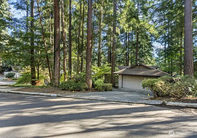 Photo 3 of Single family home for sale at 12929 Ne 25th Place, Bellevue, WA 98005 | MLS# NWM2577949 | Listing updated on 2026-09-19