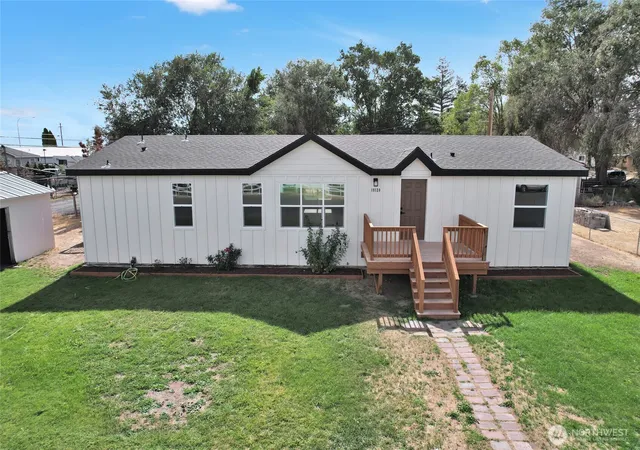 Photo 1 of Manufactured home for sale at 19120 Franklin St Nw, Soap Lake, WA 98851 | MLS# NWM2577978 | Listing updated on 2026-10-07