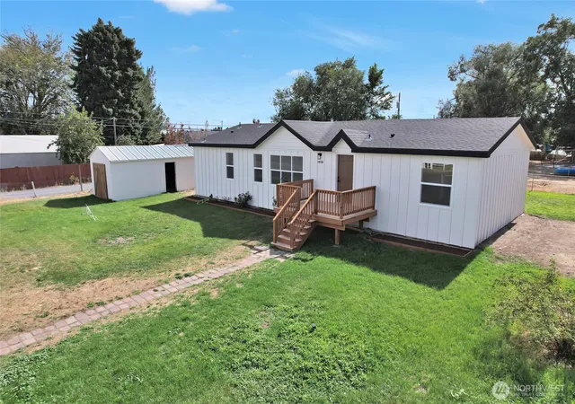 Photo 2 of Manufactured home for sale at 19120 Franklin St Nw, Soap Lake, WA 98851 | MLS# NWM2577978 | Listing updated on 2026-10-07