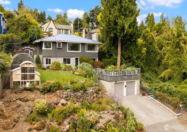 Photo 2 of Single family home for sale at 1309 35th Avenue S, Seattle, WA 98144 | MLS# NWM2577983 | Listing updated on 2026-09-30
