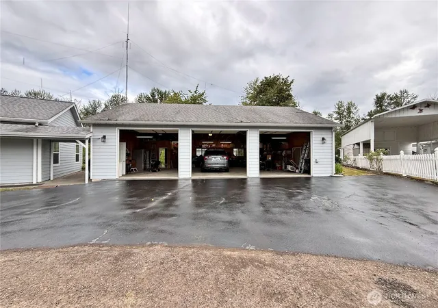 Photo 4 of Manufactured home for sale at 135 River Way, Morton, WA 98356 | MLS# NWM2577995 | Listing updated on 2026-09-20