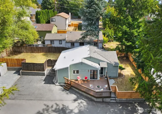 Photo 3 of Sale Pending at 3830 Ne 123rd Street, Seattle, WA 98125 | MLS# NWM2577998 | Listing updated on 2026-09-22