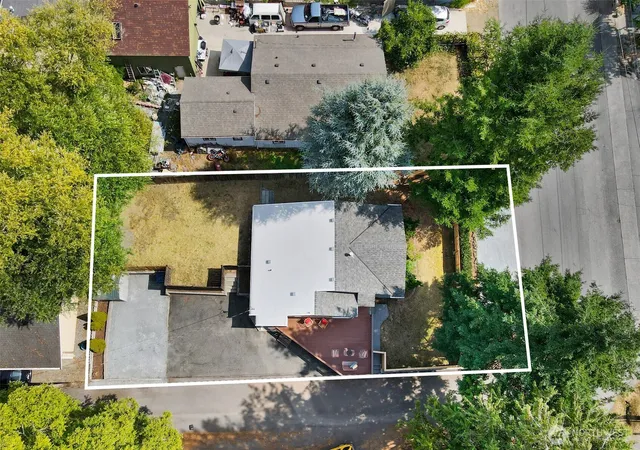 Photo 3 of Sale Pending at 3830 NE 123rd Street, Seattle, WA 98125 | MLS# NWM2577998 | Listing updated on 2026-09-22