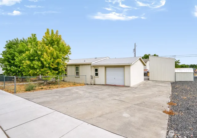 Manufactured home for sale at 34 N Ginkgo St, Soap Lake, WA 98851 | MLS# NWM2578000
