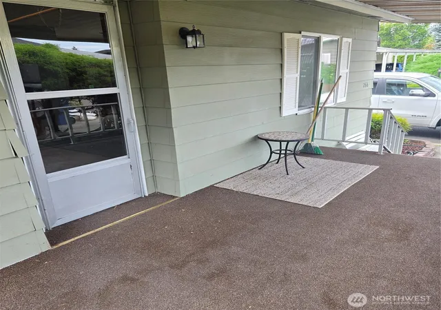 Photo 3 of Manufactured home for sale at 1402 22nd Street NE #266, Auburn, WA 98002 | MLS# NWM2578020 | Listing updated on 2026-09-28