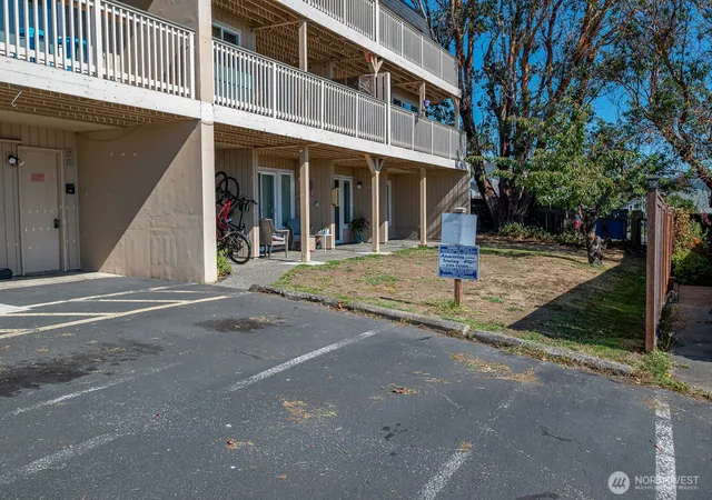 Photo 2 of Sale Pending at 1188 Se Pioneer Way #103, Oak Harbor, WA 98277 | MLS# NWM2578041 | Listing updated on 2026-09-29