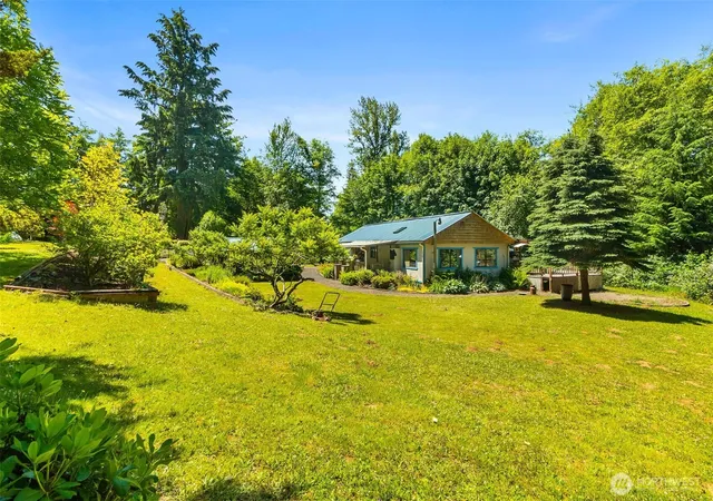 Photo 2 of Manufactured home for sale at 165 Maple Crst Dr, Onalaska, WA 98570 | MLS# NWM2578045 | Listing updated on 2026-09-25