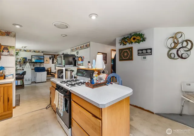 Photo 3 of Manufactured home for sale at 165 Maple Crst Dr, Onalaska, WA 98570 | MLS# NWM2578045 | Listing updated on 2026-09-25