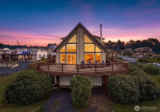 Photo 2 of Single family home for sale at 33 1st Street S, Pacific Beach, WA 98571 | MLS# NWM2578046 | Listing updated on 2026-09-28