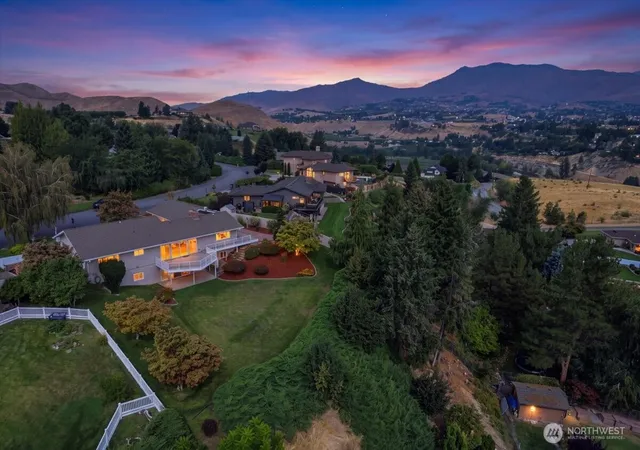 Photo 2 of Single family home for sale at 2137 Sunrise Cir, Wenatchee, WA 98801 | MLS# NWM2578067 | Listing updated on 2026-09-30