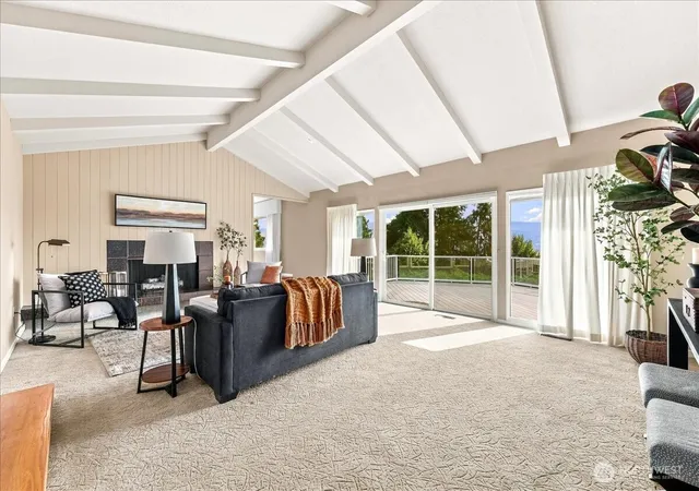Photo 4 of Single family home for sale at 2137 Sunrise Cir, Wenatchee, WA 98801 | MLS# NWM2578067 | Listing updated on 2026-09-30