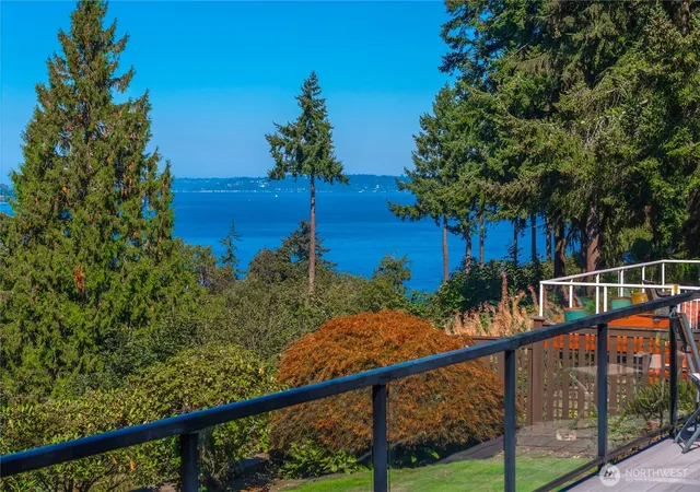 Photo 4 of Single family home for sale at 30017 24th Avenue SW, Federal Way, WA 98023 | MLS# NWM2578069 | Listing updated on 2026-09-22