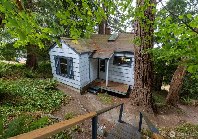 Photo 2 of Single family home for sale at 1086 Chuckanut Dr, Bellingham, WA 98229 | MLS# NWM2578071 | Listing updated on 2026-09-05