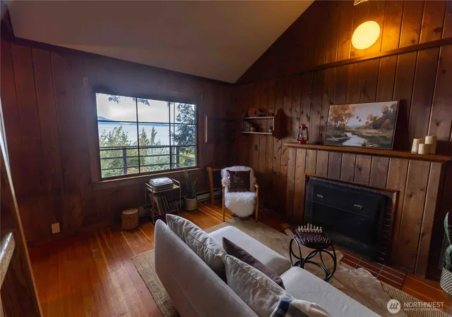 Photo 3 of Single family home for sale at 1086 Chuckanut Dr, Bellingham, WA 98229 | MLS# NWM2578071 | Listing updated on 2026-09-05
