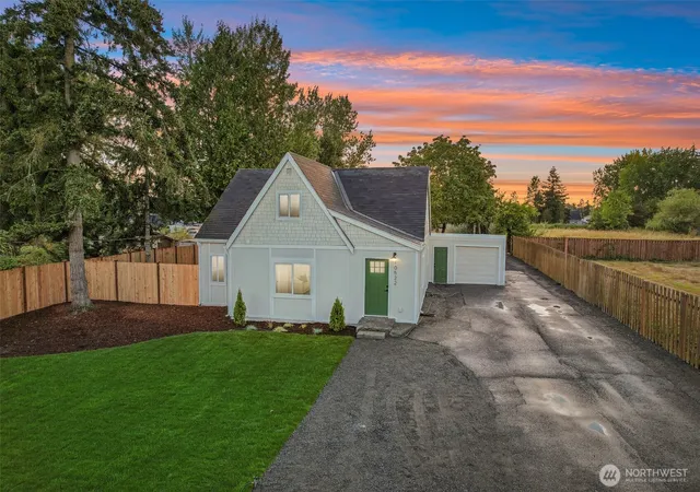 Photo 3 of Single family home for sale at 10522 22nd Avenue E, Tacoma, WA 98445 | MLS# NWM2578083 | Listing updated on 2026-09-22