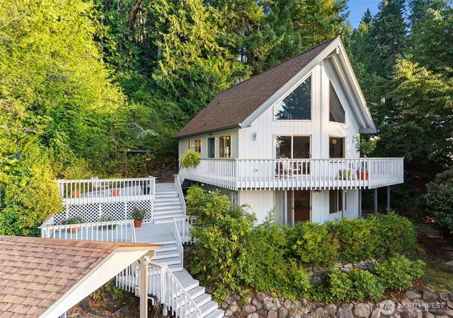 Photo 2 of Single family home for sale at 61 E Twanoh Tides Dr, Belfair, WA 98528 | MLS# NWM2578088 | Listing updated on 2026-09-26