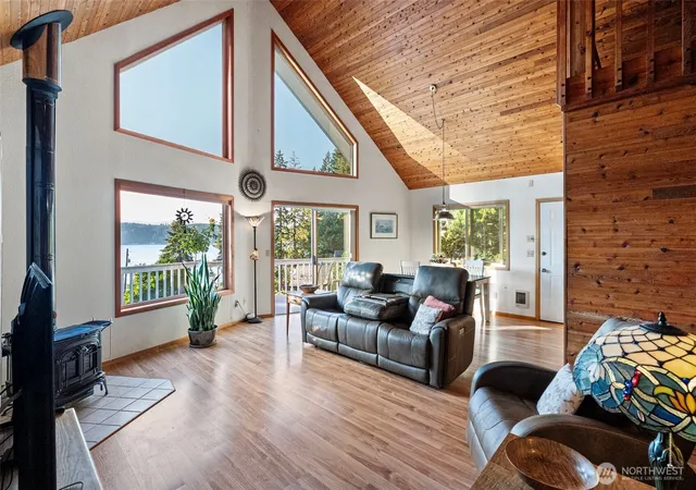 Photo 3 of Single family home for sale at 61 E Twanoh Tides Dr, Belfair, WA 98528 | MLS# NWM2578088 | Listing updated on 2026-09-26