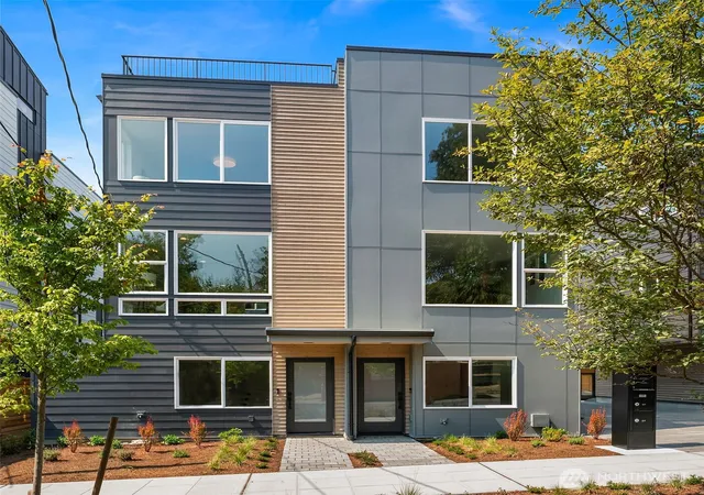 Photo 1 of Sale Pending at 727 15th Avenue #C, Seattle, WA 98122 | MLS# NWM2578106 | Listing updated on 2026-09-25