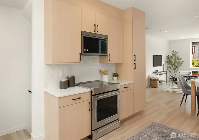 Photo 3 of Sale Pending at 727 15th Avenue #C, Seattle, WA 98122 | MLS# NWM2578106 | Listing updated on 2026-09-25