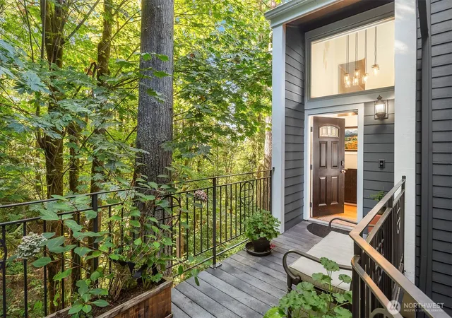 Photo 3 of Townhouse for sale at 4257 155th Place SE, Bellevue, WA 98006 | MLS# NWM2578119 | Listing updated on 2026-09-29