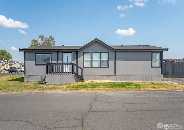 Photo 1 of Manufactured home for sale at 4000 Ne Longview St #65, Moses Lake, WA 98837 | MLS# NWM2578137 | Listing updated on 2026-09-25